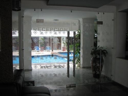Hotel Y Suites Plaza 曼萨尼约 外观 照片